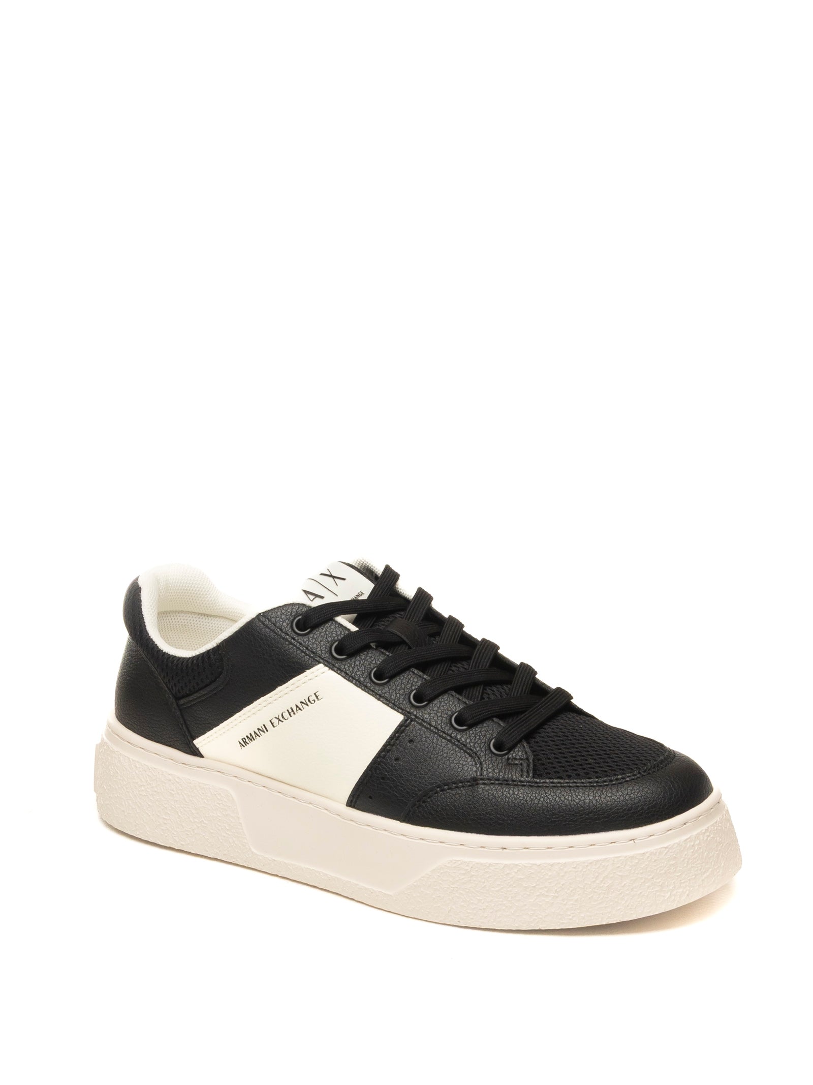 ARMANI EXCHANGE Sneaker pelle nero/bianco XM002627 AF22831-MC024