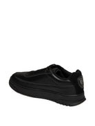 Sneaker bassa in pelle nera Blauer vista da dietro con stemma araldico sul tallone