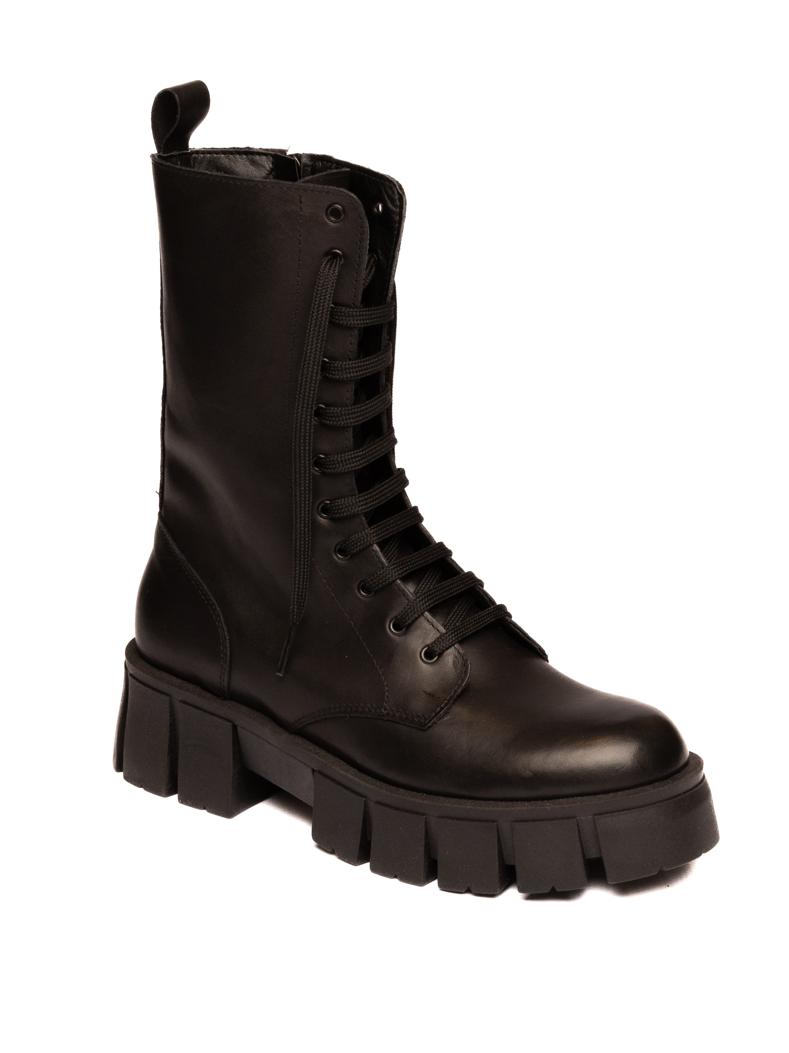 Black leather compact boot