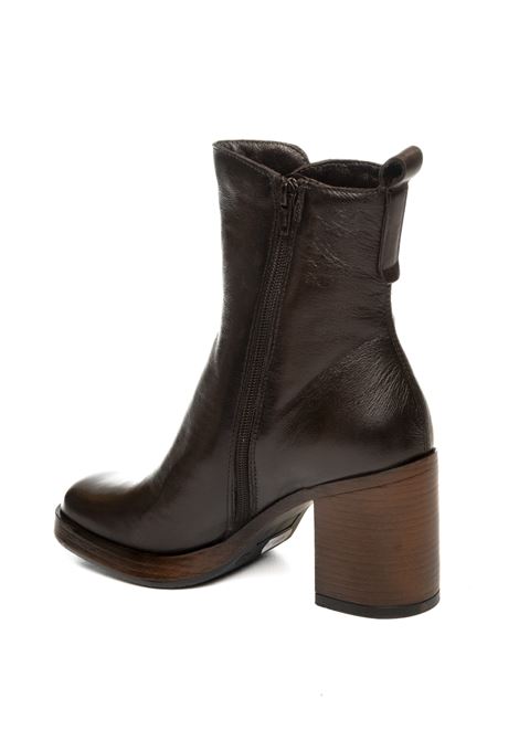  MJUS | P96212PELLE-MOKA